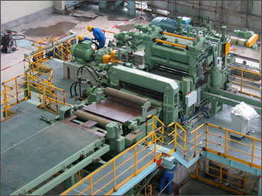 寶鋼不銹帶鋼工程新里程碑 平整機牌坊精準安裝就位，助力高端不銹鋼生產